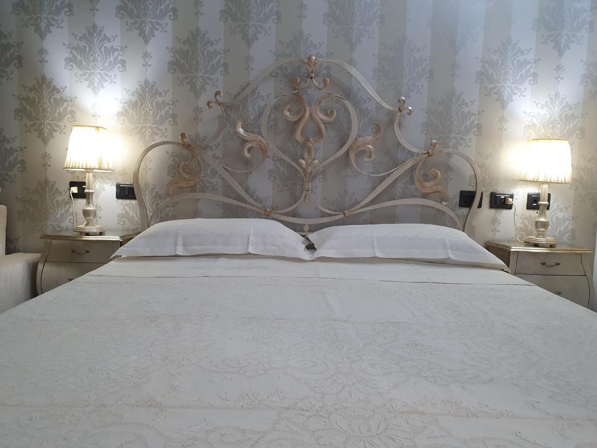Villa Floyd Charming Rooms B&B Pachino Exterior photo