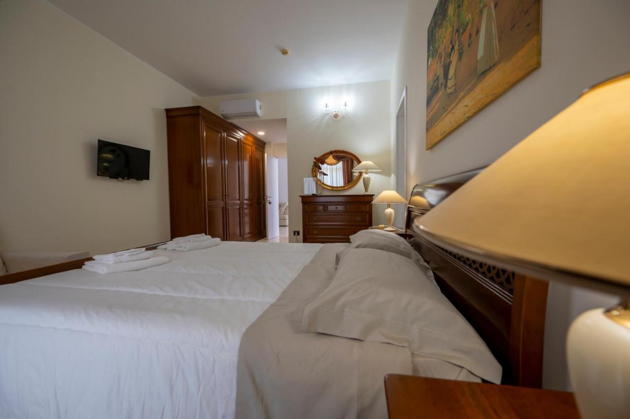 Villa Floyd Charming Rooms B&B Pachino Exterior photo